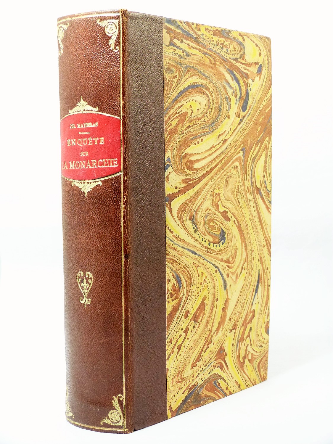 Enquête sur la monarchie