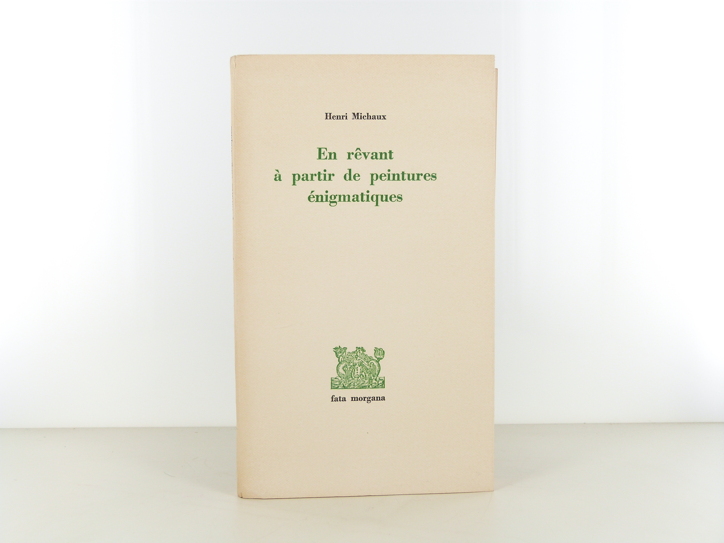 En rêvant à partir de peintures énigmatiques