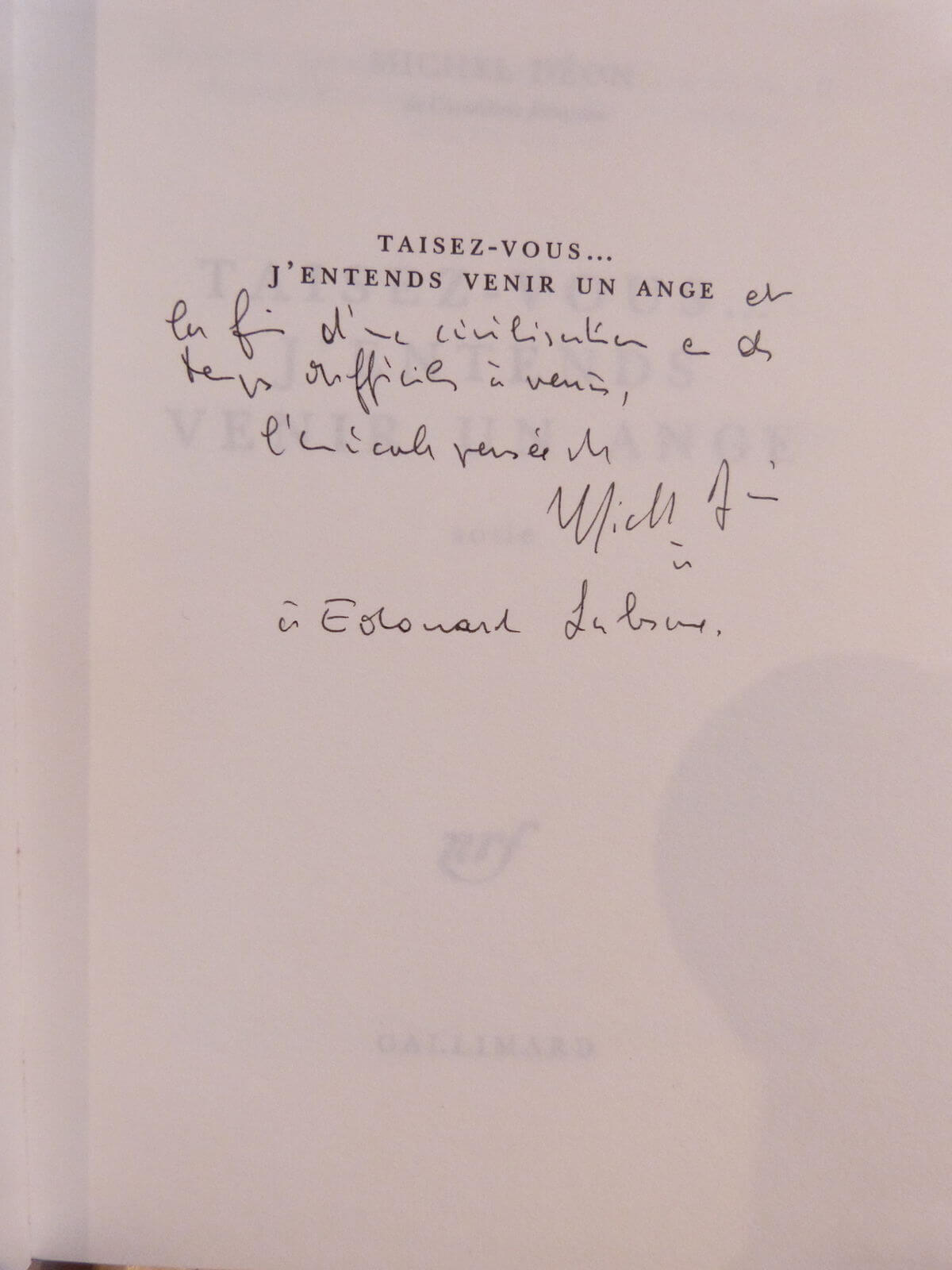 Taisez-vous... j’entends venir un ange