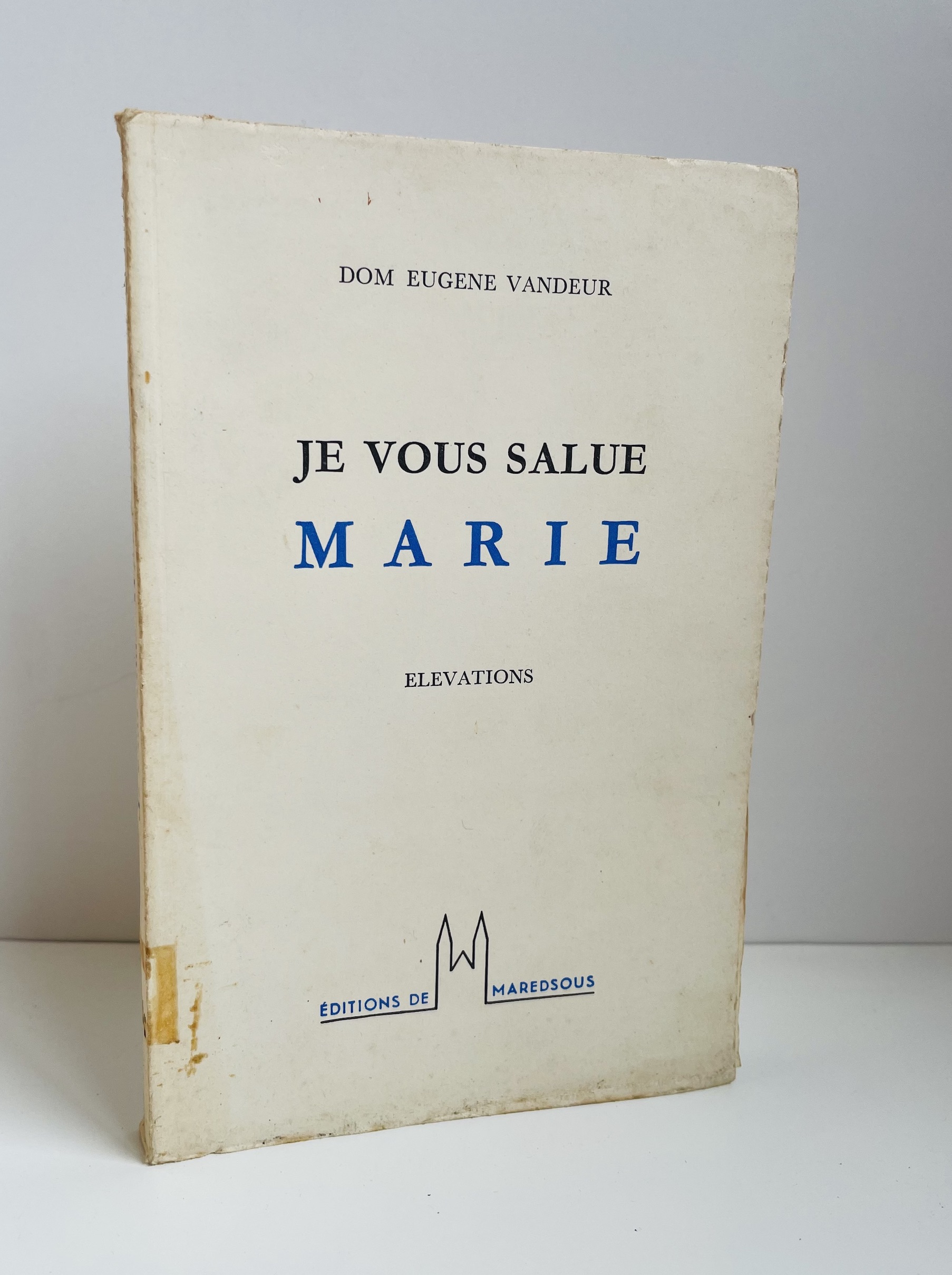 Je vous salue Marie. Élévations.