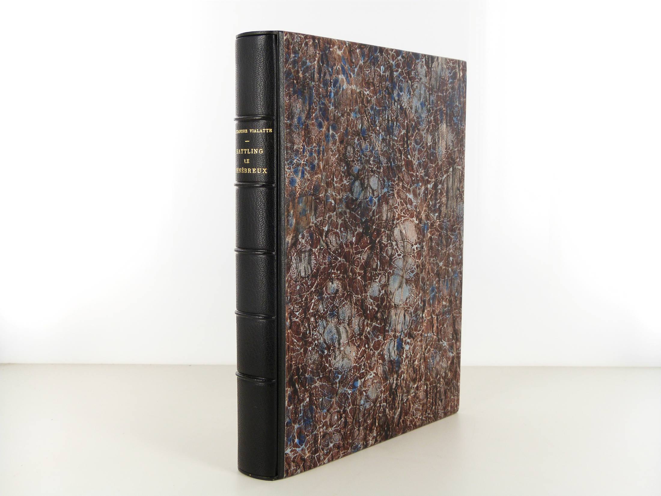 Etui bordé de l'édition originale de Battling le ténébreux d'Alexandre Vialatte